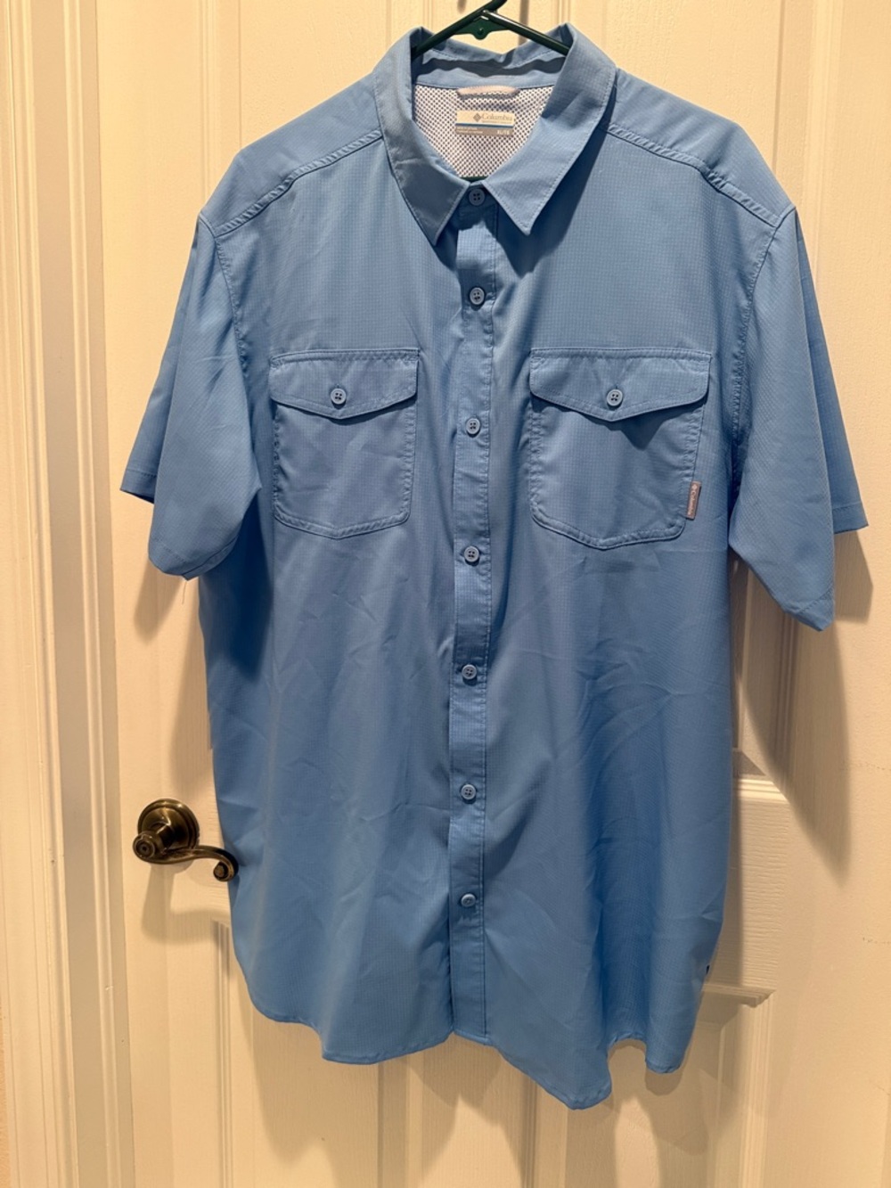 Columbia Omni-Wick Men's SZ XL Short-Sleeve Button-Down Shirt in Light Blue
